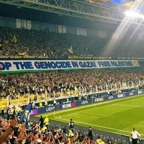 Fenerbah&ccedil;e taraftarından Filistin'e destek