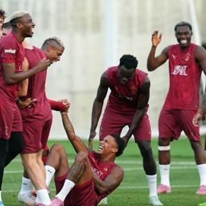 Galatasaray'da ayrılıkların sonu gelmiyor: Rusya'ya gitti, imzayı atacak