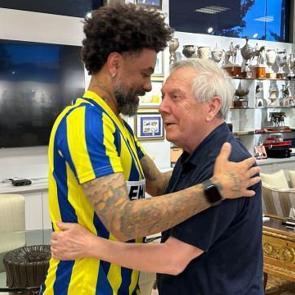 Fenerbah&ccedil;e'nin eski yıldızı yıllar sonra Aziz Yıldırım'la bir araya geldi