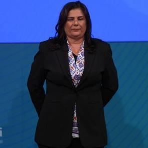 &Ouml;zlem &Ccedil;er&ccedil;ioğlu İzmir'e mi ge&ccedil;ecek? &Ccedil;ok konuşulan iddiaya cevap verdi