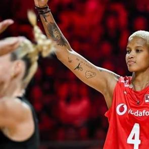 Filenin Sultanları'ndan İspanya'ya set yok! D&uuml;nya Şampiyonası'na galibiyetle başladık