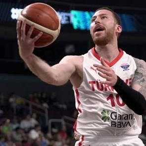 12 Dev Adam son 16'da! EuroBasket'te tarihi fark