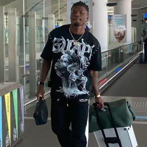 Beşiktaş, İtalya'dan golc&uuml; transfer etti! El Bilal Toure, 'Kartal' olmak i&ccedil;in şehre geldi