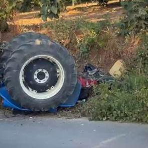 Bursa'da devrilen traktörün altında kalan sürücü öldü