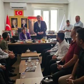 CHP&rsquo;den AK Parti&rsquo;ye katıldılar! Rozetlerini Diyarbakır milletvekili taktı