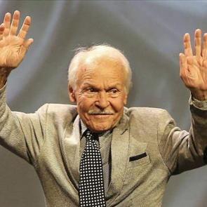 &Ccedil;ocuklara okumayı sevdiren yazar: Muzaffer İzg&uuml;