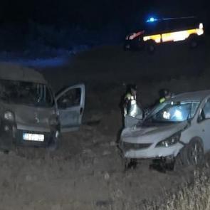 Elazığ’da hafif ticari araç ile otomobil çarpıştı: 9 yaralı