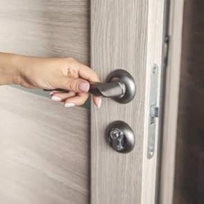 Kapısında o işaretlerden olanlar yandı! Yeni tuzak ağızları a&ccedil;ık bıraktırdı