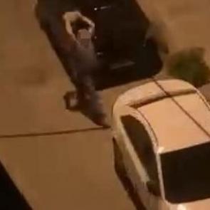 Sokakta camı sağlam otomobil bırakmadı