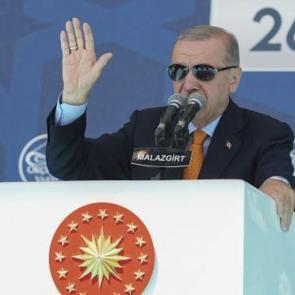 Son Dakika: Cumhurbaşkanı Erdoğan'dan YPG'ye net mesaj: Kılı&ccedil; kınından &ccedil;ıkarsa...!