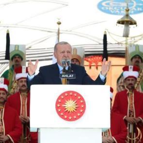 Son Dakika: Erdoğan'dan Ahlat'tan &ouml;nemli mesajlar: Artık son d&uuml;zl&uuml;kteyiz!