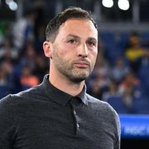 &Uuml;nl&uuml; gazeteci, Fenerbah&ccedil;e'nin yeni teknik direkt&ouml;r&uuml;n&uuml; duyurdu