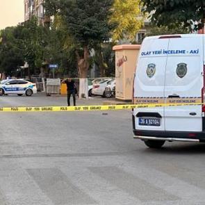 3 husumetlisini tabancayla vurdu