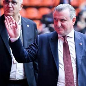 Bakan Bak'tan Filenin Sultanları'na tebrik mesajı!