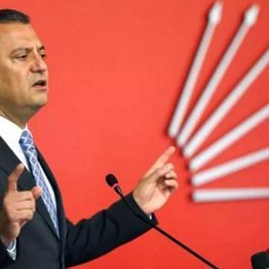 CHP'nin g&uuml;ven bunalımı: Belediyelerde yolsuzluk, savunmada hezimet