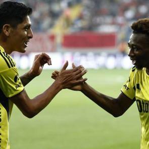 Daha 15 g&uuml;n &ouml;nce Fenerbah&ccedil;e'ye gelmişti: Milli ma&ccedil;ta sakatlandı