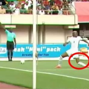 Galatasaray, Osimhen'in sağlık durumunu a&ccedil;ıkladı! Frankfurt ma&ccedil;ında olacak mı?