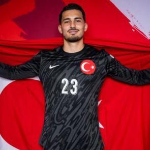 Bunun i&ccedil;in tam 27 yıl beklediler! Milli Takım'da Galatasaraylı kaleci