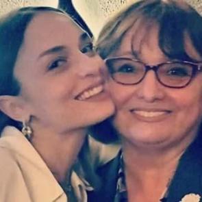 Nilperi Şahinkaya'nın acı g&uuml;n&uuml;! Annesi hayatını kaybetti