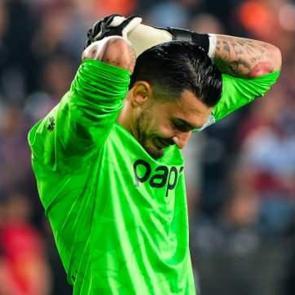 Trabzonspor Uğurcan &Ccedil;akır'ın yerini bedavaya dolduruyor: &Uuml;nl&uuml; kaleci 'tamam' dedi