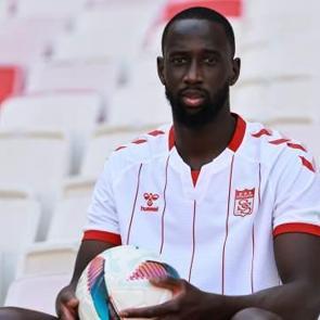 126 ma&ccedil;a &ccedil;ıkmıştı: S&uuml;per Lig'in eski ekibine veda etti