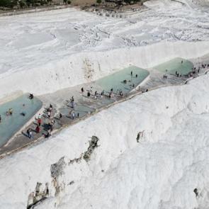 Adını 2. sıraya yazdırdı! Beyaz travertenler ve antik kent…
