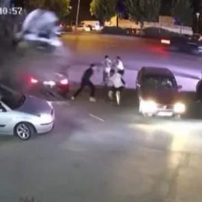 Ankara&rsquo;da oto yıkamacıya &ccedil;ıkan aracın g&ouml;r&uuml;nt&uuml;leri ortaya &ccedil;ıktı