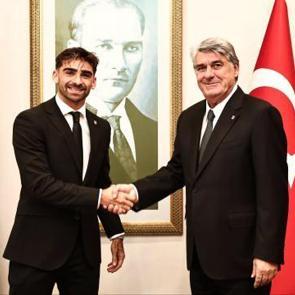 Beşiktaş yeni transferini KAP'a bildirdi!