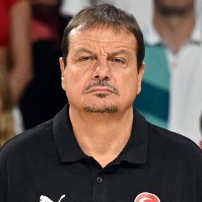 Ergin Ataman'ın zor anları! Final sonrası g&ouml;zyaşları