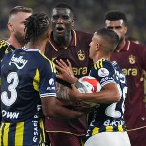 F.Bah&ccedil;e-Trabzonspor ma&ccedil;ı sonrası flaş a&ccedil;ıklama! "Takımı sahadan &ccedil;ekmeyi d&uuml;ş&uuml;nd&uuml;k"