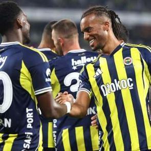 Fenerbah&ccedil;e'yi yıkan sakatlık: Yıldız futbolcu sezonu kapatabilir