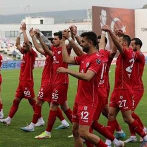 'Futbolcu fabrikası' deniyordu: Ligin dibine demirlediler