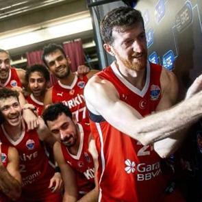 Milli basketbolcu rekor kırdı! Bir ma&ccedil;ta en fazla sayı atan oyuncu oldu