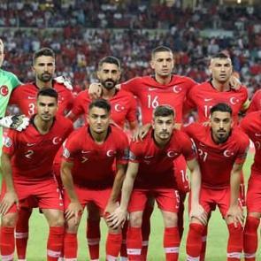 Milli Takım ve Fenerbah&ccedil;e'nin eski yıldızı Amedspor'da