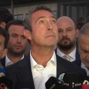 Ali Ko&ccedil; konuşurken ezan okundu! G&ouml;ğe bakarak tek bir şey s&ouml;yledi