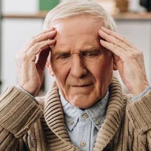 Alzheimer'da erken belirtiler! Uzmanlar uyardı: Unutkanlığı hafife almayın