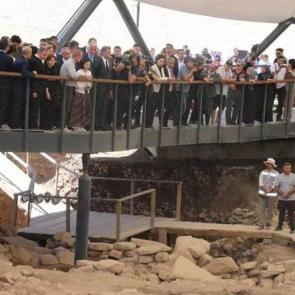 Bakan Ersoy a&ccedil;ıkladı: Tarihin başlangı&ccedil; noktasında insan heykeli bulundu!