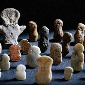 Bakan Ersoy duyurdu: 4 bin 500 yıllık idoller gün yüzüne çıktı!