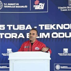 Bakan Kacır'dan k&uuml;resel pazar vurgusu: &Ouml;nemli rekabet avantajına sahibiz!