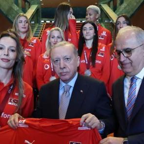 Cumhurbaşkanı Erdoğan, Filenin Sultanları'nı ağırladı