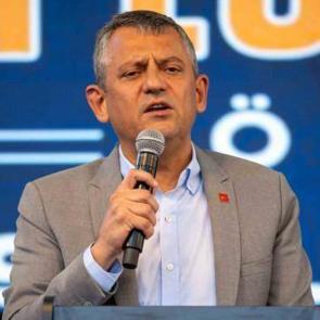 Cumhurbaşkanı Erdoğan'ı hedef alan Özgür Özel'e peş peşe tepkiler!