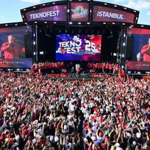 Dün  Başkan Erdoğan katıldı, Bugün ilgi katlandı: TEKNOFEST tüm hızıyla devam ediyor!