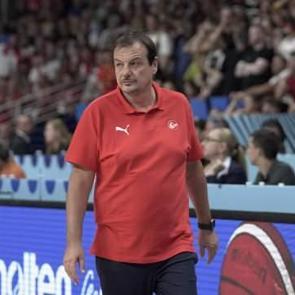 'Bu &ccedil;ılgınlık' diyerek isyan etti! Ergin Ataman'dan &ccedil;ok konuşulacak Osimhen s&ouml;zleri