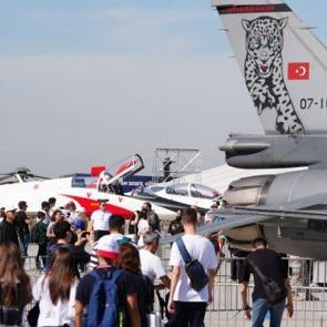 TEKNOFEST’te üçüncü gün heyecanı! Gençler akın etti, aileler doldu taştı!