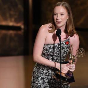 Hannah Einbinder &ouml;d&uuml;l t&ouml;renine damga vurdu, sosyal medyayı salladı: Bir Yahudi olarak...