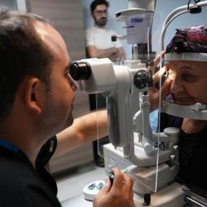 Y&uuml;ksek riskli ameliyat hayatını değiştirdi: Sislerin i&ccedil;indeydim, aydınlığa kavuştum