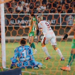 Alanya'da sahne Icardi'nin! Galatasaray dev ma&ccedil; &ouml;ncesi moral depoladı