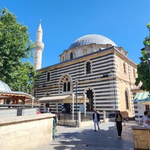 Alaüddevle Camii: Gaziantep’in kalbinde tarihi ve mimari değer