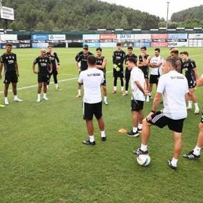 Beşiktaş'ta 'istenmeyen' adamdı: Premier Lig'de k&uuml;llerinden doğdu