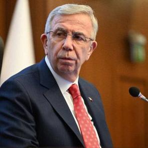 CHP’nin yeni orkestra şefi Mansur, çalmıyor ama çaldırıyor!